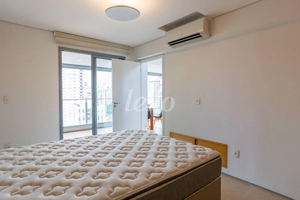 SUITE 1 de Apartamento para alugar, Padrão com 182 m², e 2 vagas em Vila Nova Conceição - São Paulo