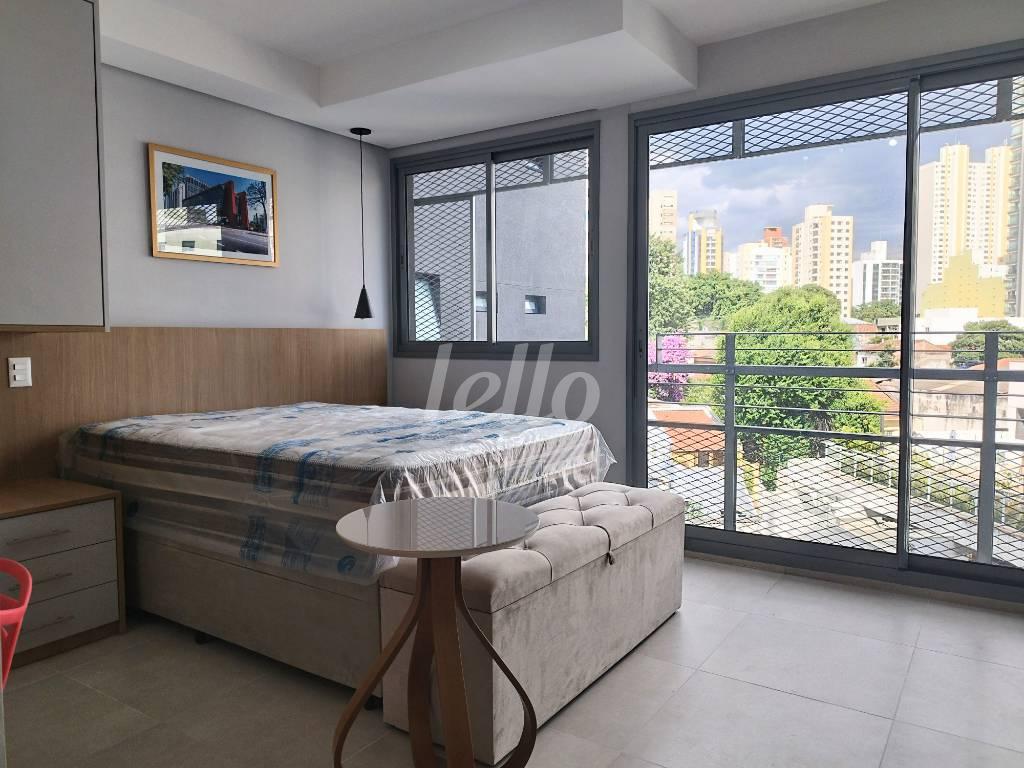 DORMITORIO de Apartamento para alugar, Padrão com 29 m², 1 quarto e 1 vaga em Pinheiros - São Paulo