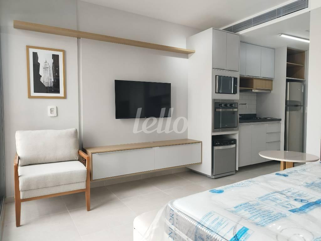 SALA de Apartamento para alugar, Padrão com 29 m², 1 quarto e 1 vaga em Pinheiros - São Paulo
