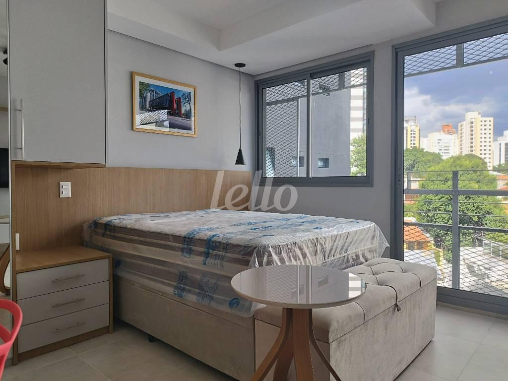 DORMITORIO de Apartamento para alugar, Padrão com 29 m², 1 quarto e 1 vaga em Pinheiros - São Paulo