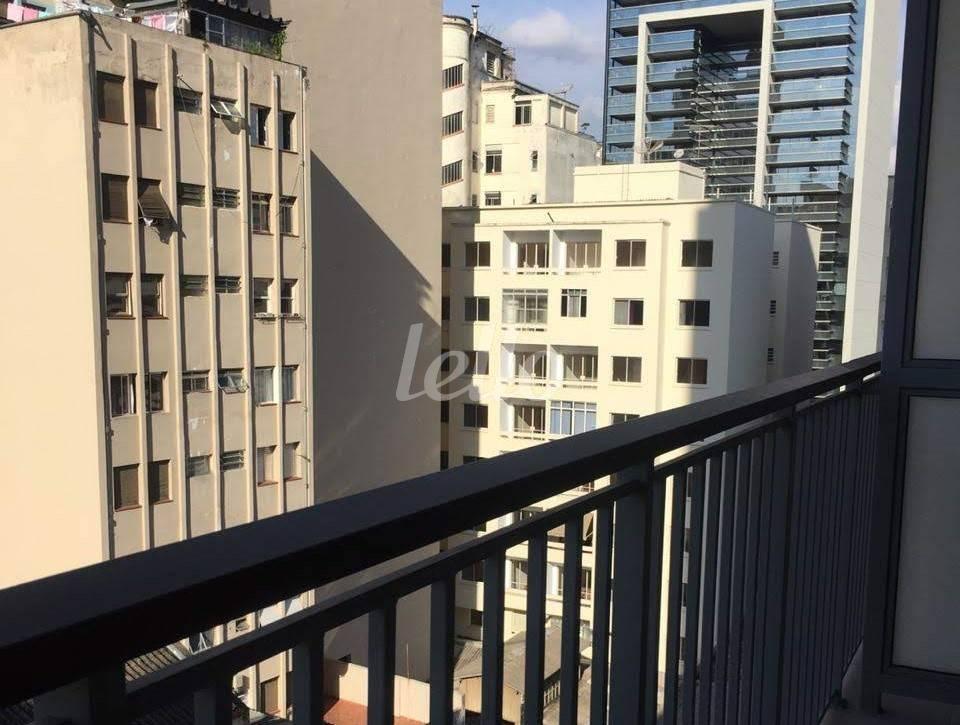 SACADA de Apartamento para alugar, Padrão com 33 m², 1 quarto e em República - São Paulo