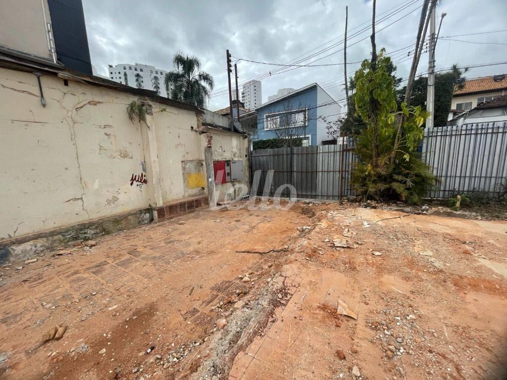 TERRENO de Área / Terreno à venda, Padrão com 468 m², e em Granja Julieta - São Paulo
