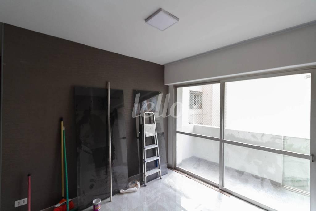 SALA de Apartamento para alugar, Padrão com 50 m², 1 quarto e 1 vaga em Pinheiros - São Paulo