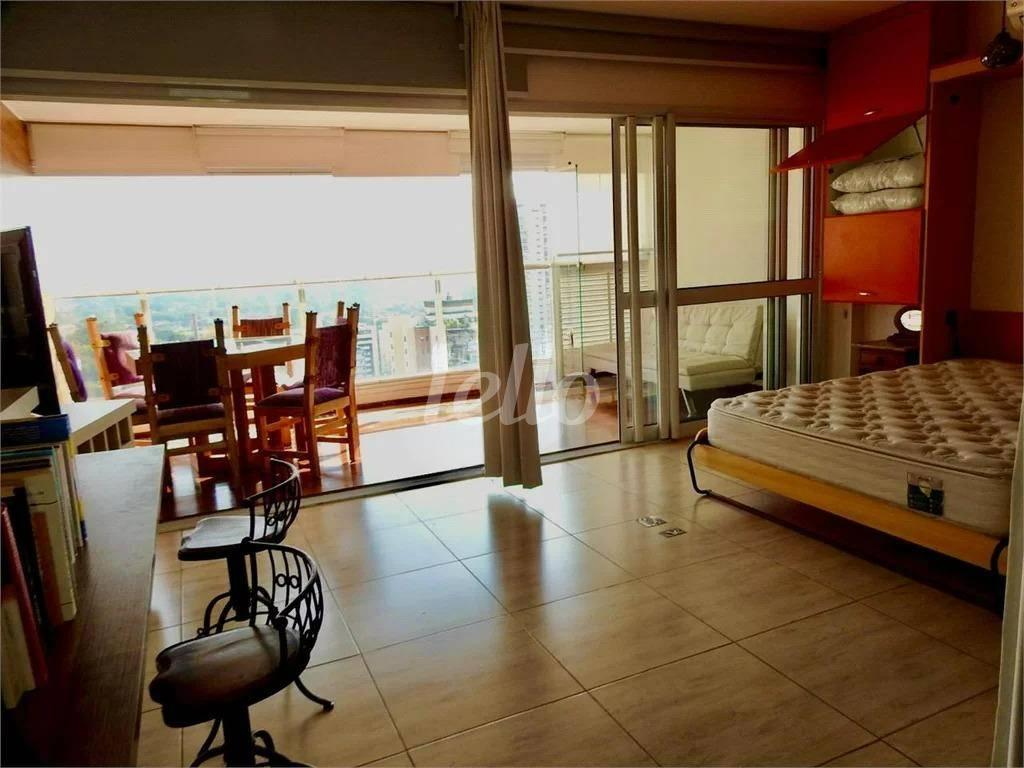 DORMITÓRIO de Apartamento para alugar, Padrão com 58 m², 1 quarto e 1 vaga em Pinheiros - São Paulo