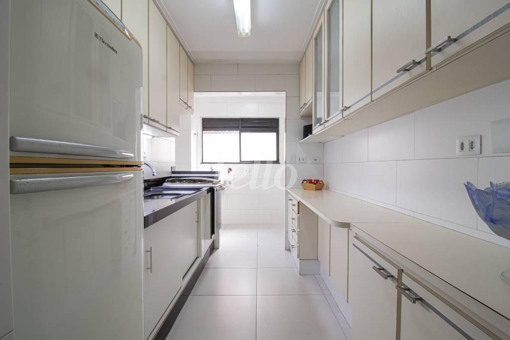 COZINHA de Apartamento para alugar, Padrão com 85 m², 3 quartos e 2 vagas em Vila Regente Feijó - São Paulo