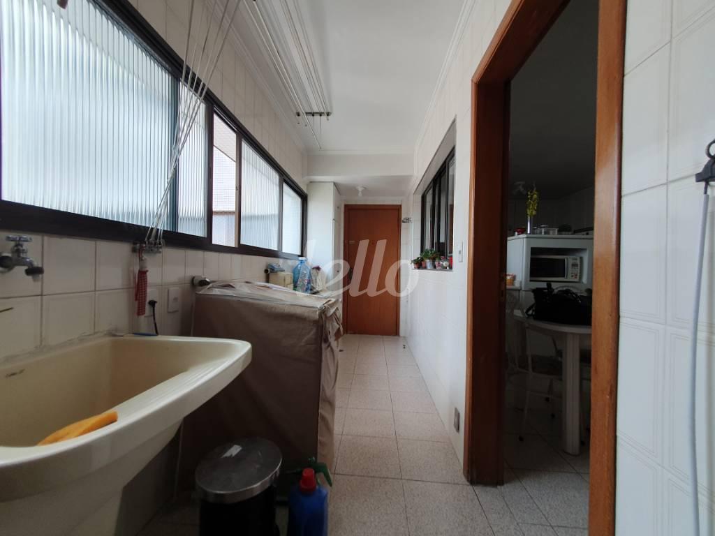 ÁREA DE SERVIÇO (2) de Apartamento à venda, Padrão com 200 m², 4 quartos e 4 vagas em Santana - São Paulo