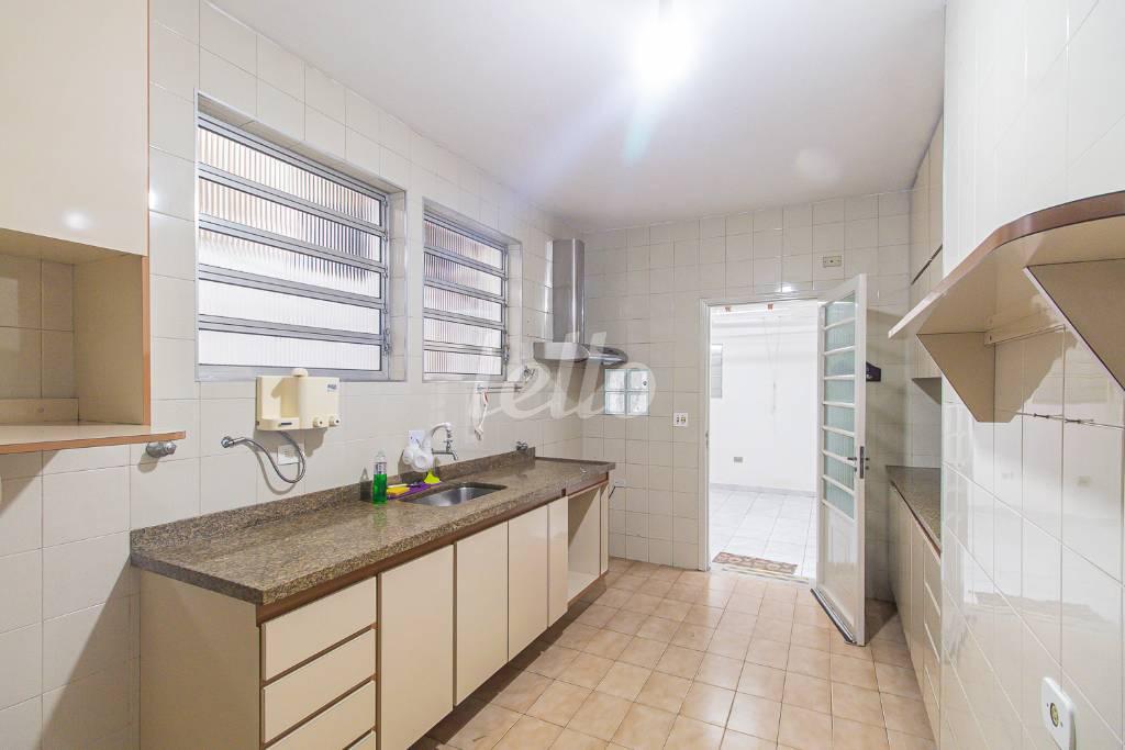 COZINHA de Casa para alugar, sobrado com 176 m², 4 quartos e 2 vagas em Mirandopolis - São Paulo