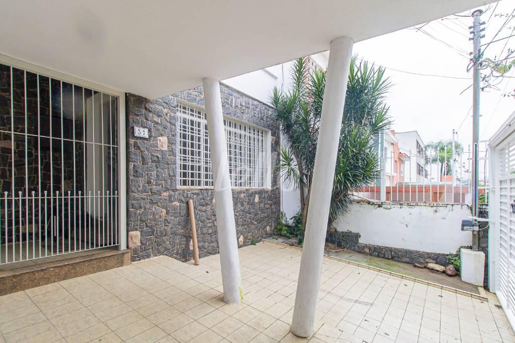 GARAGEM de Casa para alugar, sobrado com 176 m², 4 quartos e 2 vagas em Mirandopolis - São Paulo