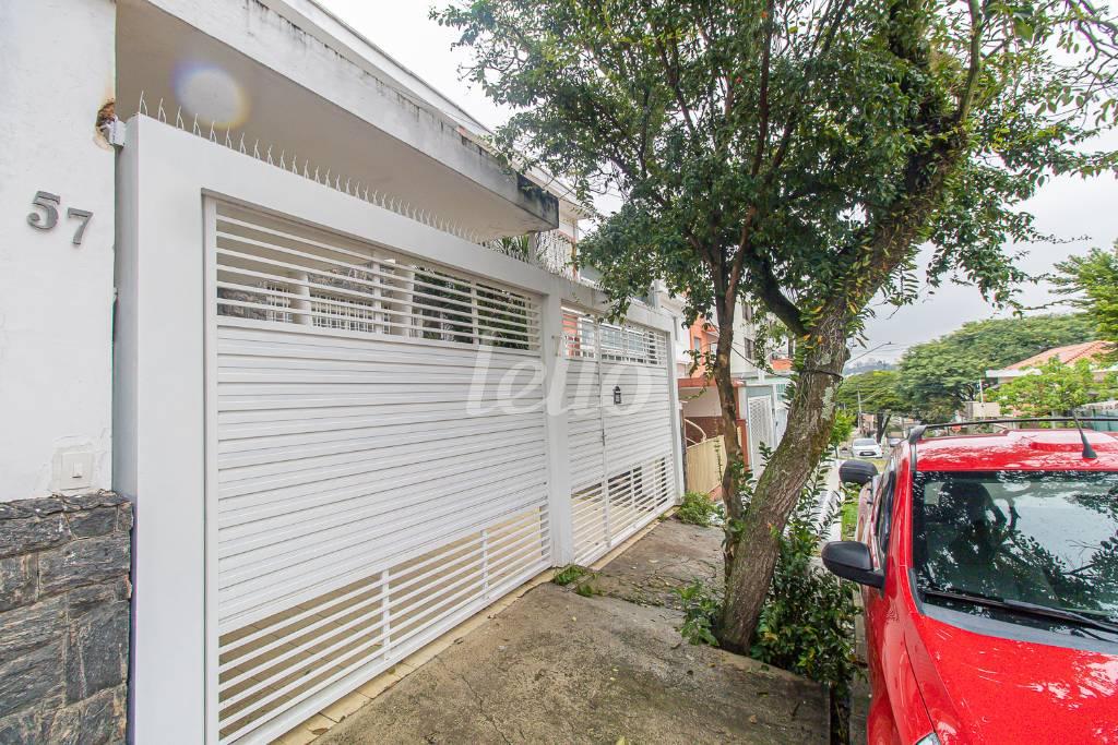 FACHADA de Casa para alugar, sobrado com 176 m², 4 quartos e 2 vagas em Mirandopolis - São Paulo