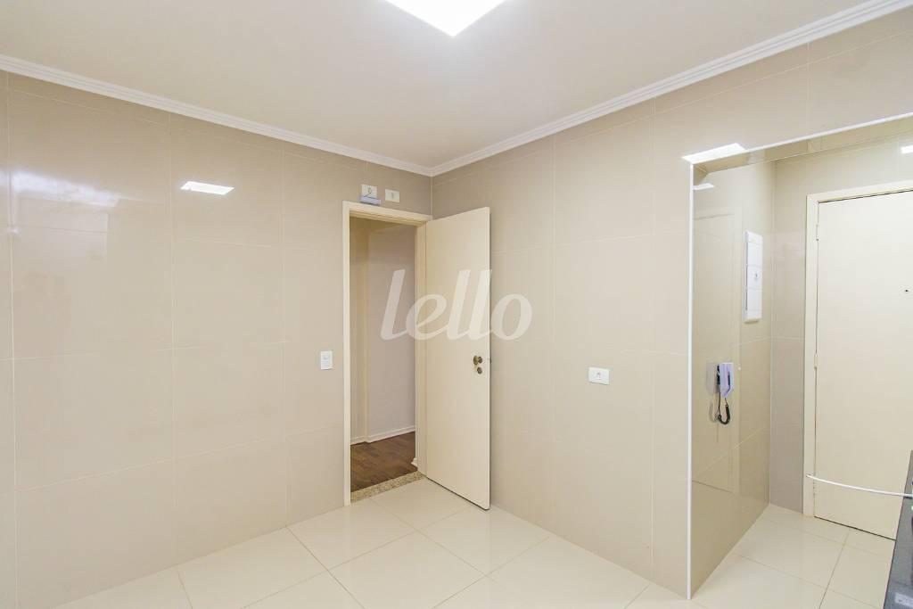 COZINHA de Apartamento para alugar, Padrão com 106 m², 3 quartos e 2 vagas em Aclimação - São Paulo