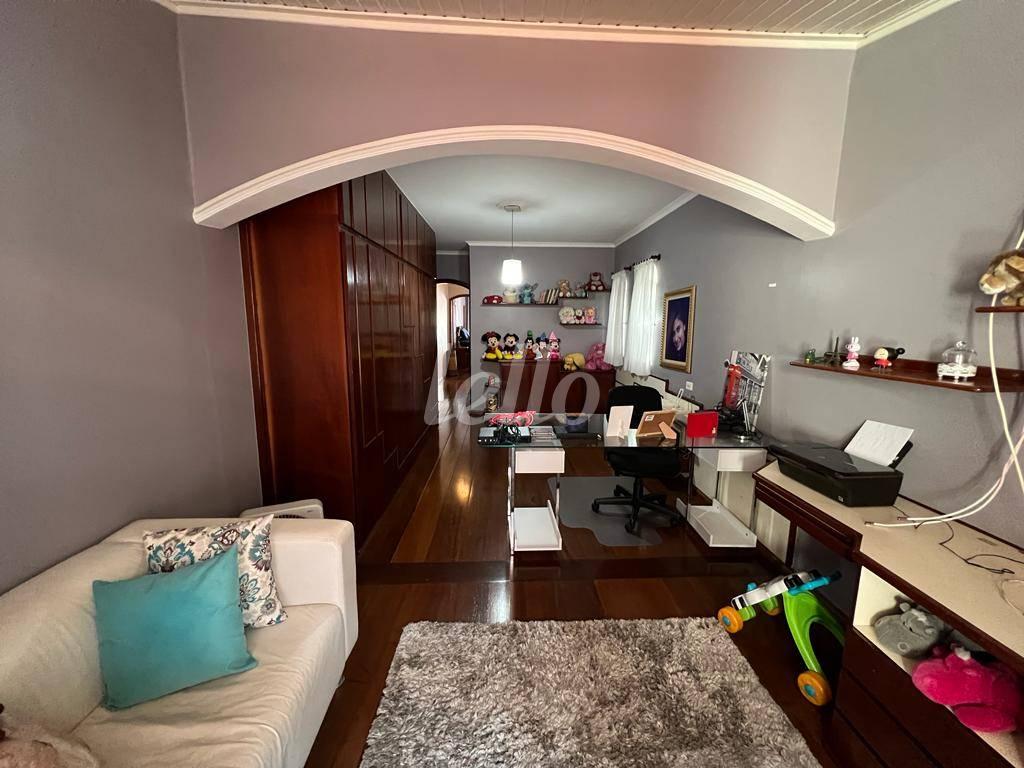 DORMITÓRIO de Casa à venda, sobrado com 220 m², 2 quartos e 2 vagas em Campestre - Santo André