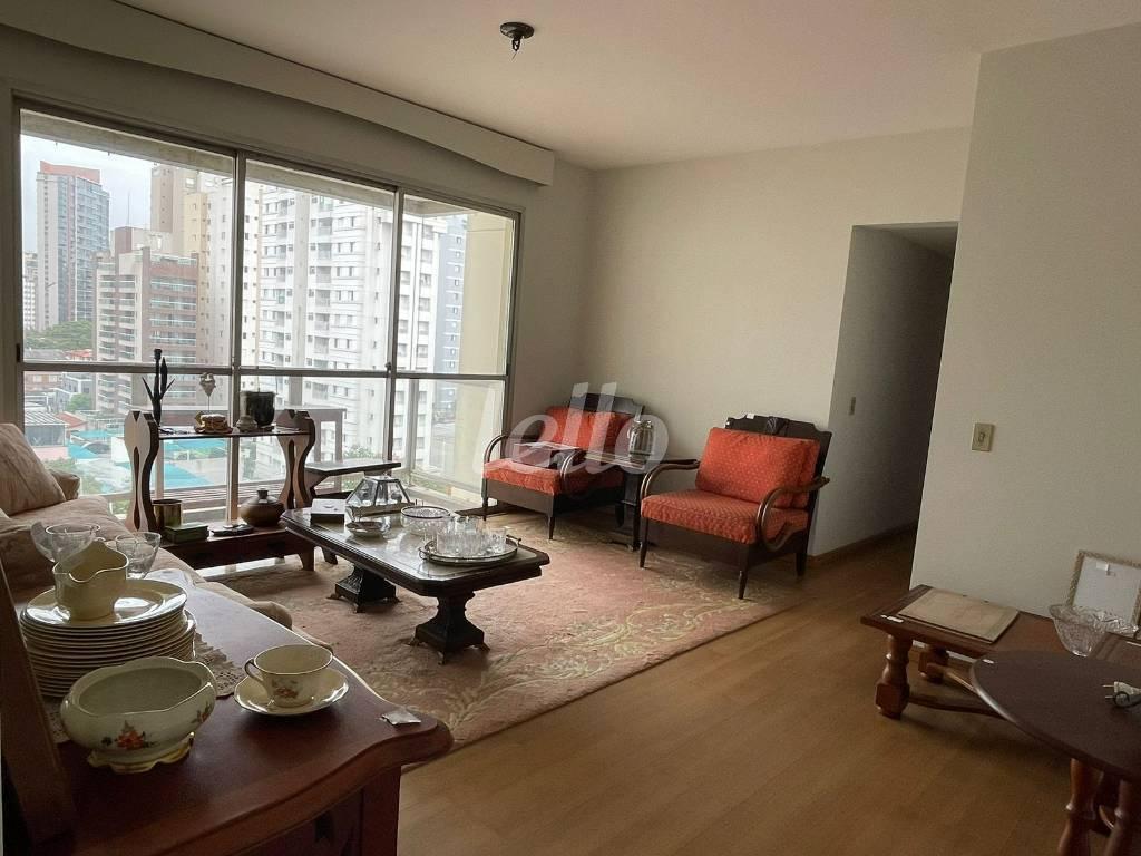 SALA de Apartamento à venda, Padrão com 100 m², 3 quartos e 1 vaga em Vila Olímpia - São Paulo