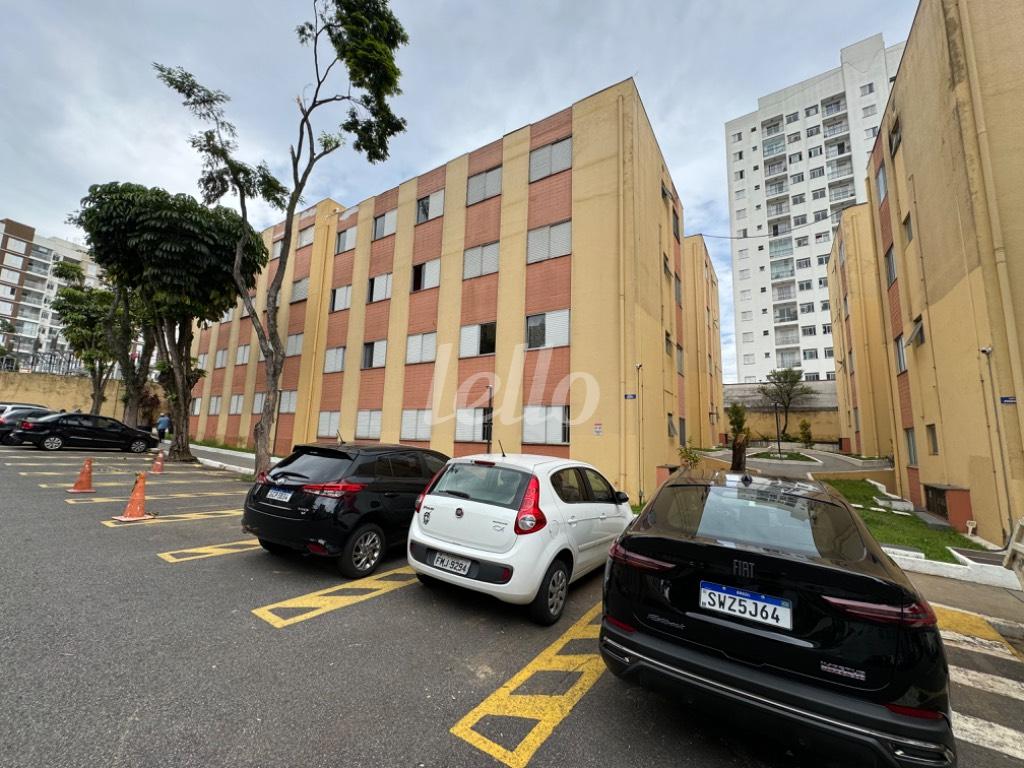 PRÉDIO de Apartamento à venda, Padrão com 40 m², 2 quartos e 1 vaga em Vila Independência - São Paulo