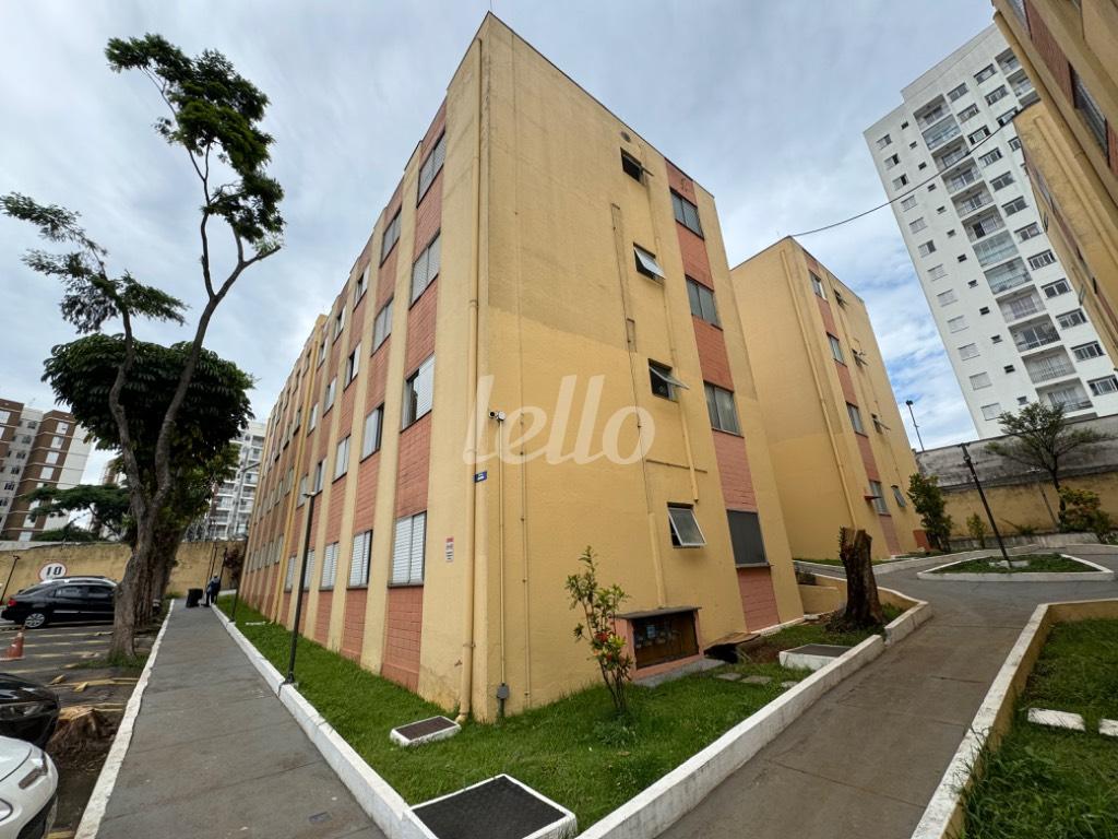 PRÉDIO de Apartamento à venda, Padrão com 40 m², 2 quartos e 1 vaga em Vila Independência - São Paulo
