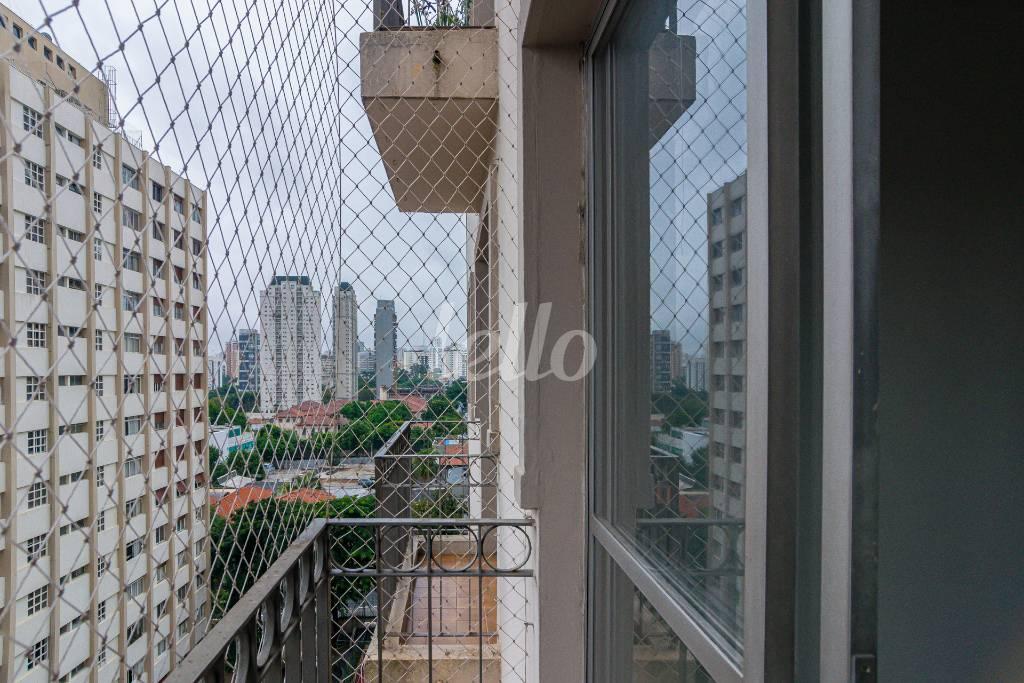 SACADA de Apartamento para alugar, Padrão com 48 m², 1 quarto e 1 vaga em Vila Clementino - São Paulo