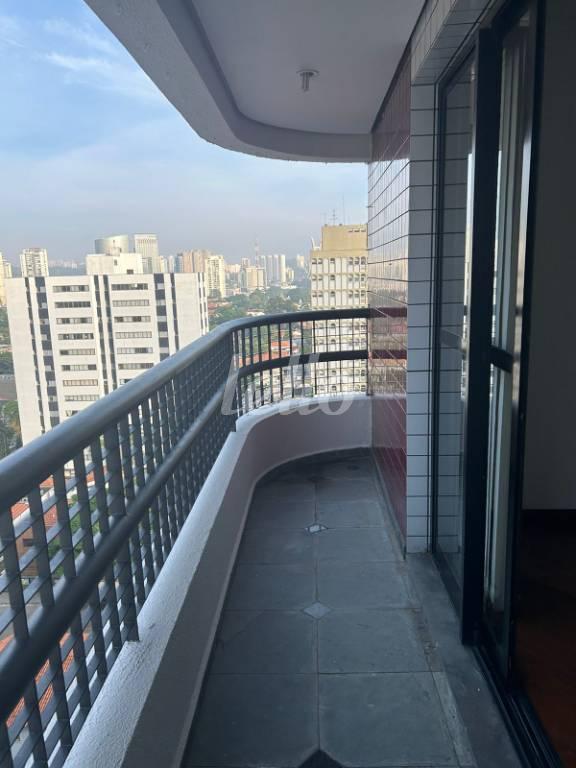 SACADA de Apartamento para alugar, Padrão com 100 m², 4 quartos e 2 vagas em Vila Cordeiro - São Paulo