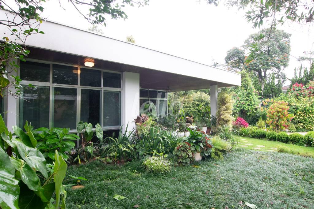 SACADA de Casa para alugar, sobrado com 450 m², 3 quartos e 1 vaga em Jardim dos Estados - São Paulo