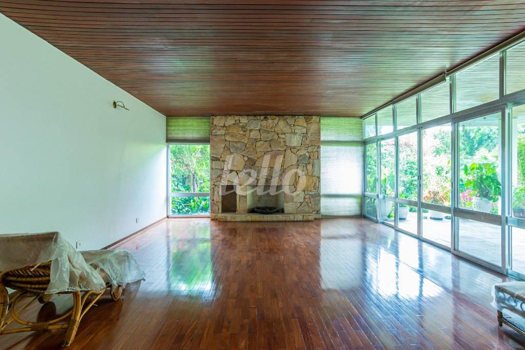 SALA de Casa para alugar, sobrado com 450 m², 3 quartos e 1 vaga em Jardim dos Estados - São Paulo