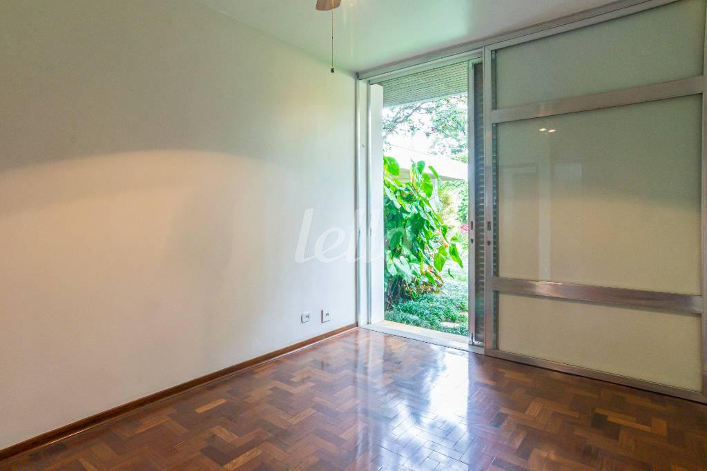 DORMTIORIO 2 de Casa para alugar, sobrado com 450 m², 3 quartos e 1 vaga em Jardim dos Estados - São Paulo