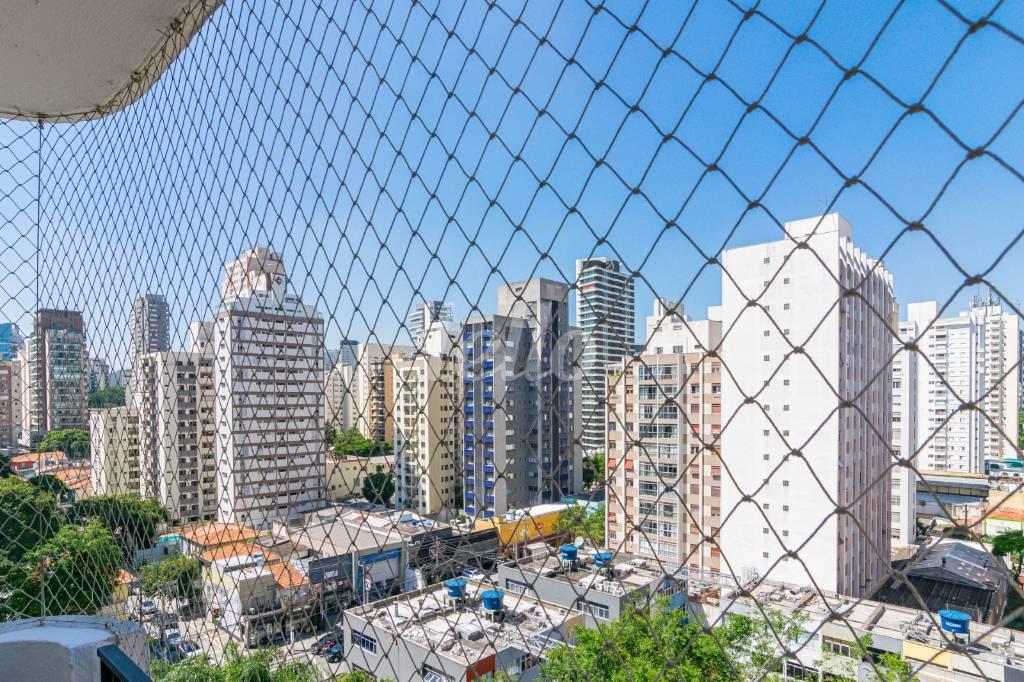 VISTA de Apartamento para alugar, Padrão com 72 m², 2 quartos e 1 vaga em Vila Nova Conceição - São Paulo