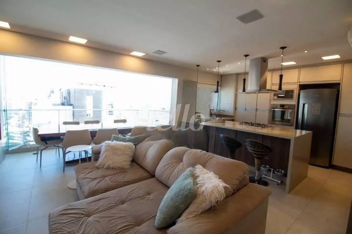 LIVING de Apartamento à venda, cobertura - Padrão com 105 m², 2 quartos e 2 vagas em Campo Belo - São Paulo