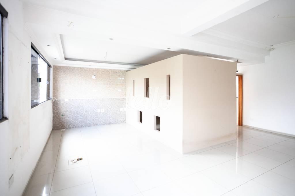SALA de Casa para alugar, assobradada com 64 m², e em Vila Invernada - São Paulo