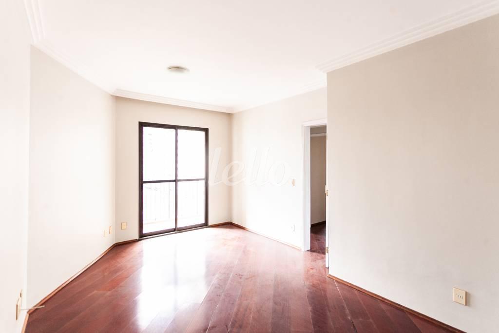 01SALA_001 de Apartamento para alugar, Padrão com 76 m², 3 quartos e 1 vaga em Vila Regente Feijó - São Paulo