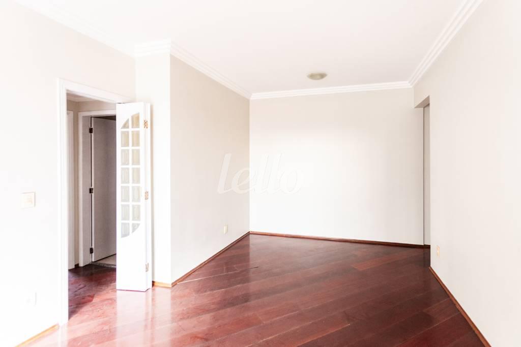 01SALA_003 de Apartamento para alugar, Padrão com 76 m², 3 quartos e 1 vaga em Vila Regente Feijó - São Paulo