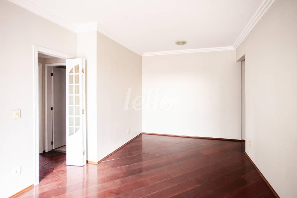 01SALA_004 de Apartamento para alugar, Padrão com 76 m², 3 quartos e 1 vaga em Vila Regente Feijó - São Paulo