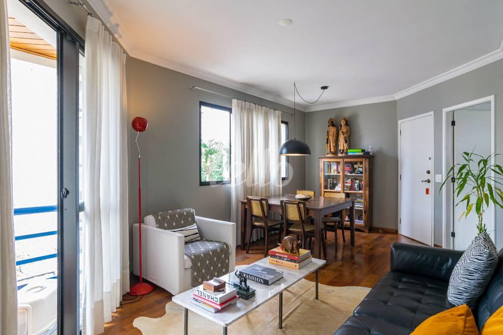 SALA de Apartamento à venda, Padrão com 94 m², 3 quartos e 2 vagas em Pinheiros - São Paulo