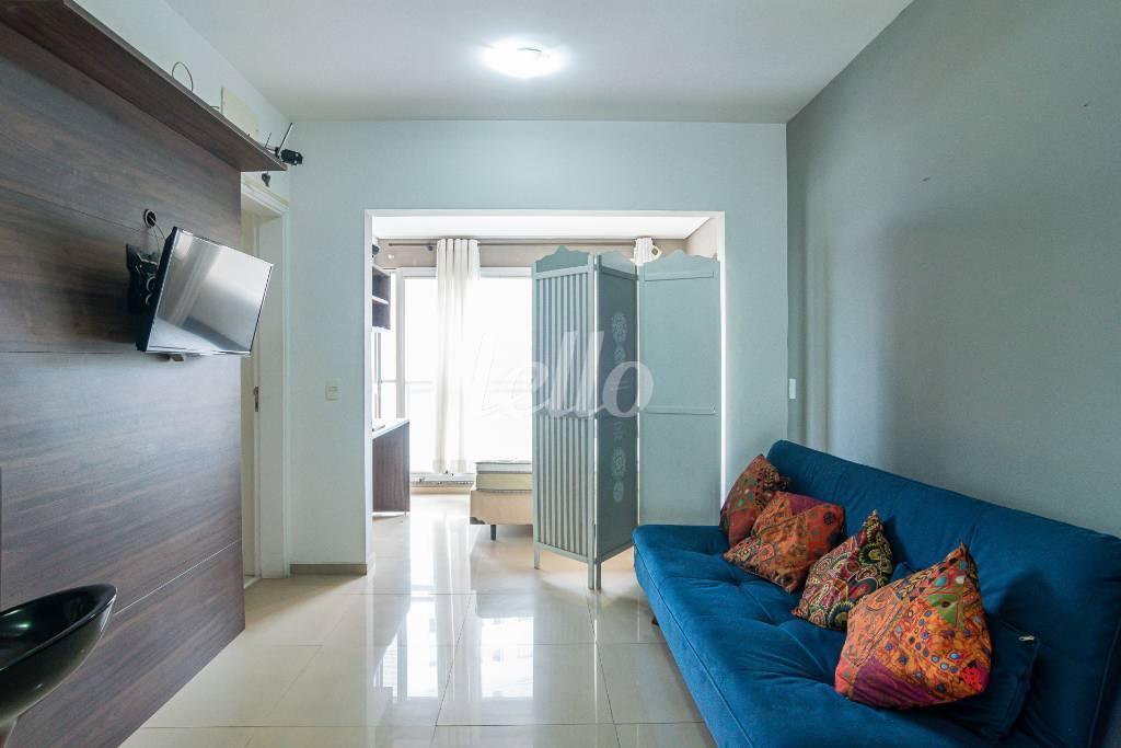 SALA de Apartamento para alugar, Padrão com 38 m², 1 quarto e 1 vaga em Campo Belo - São Paulo