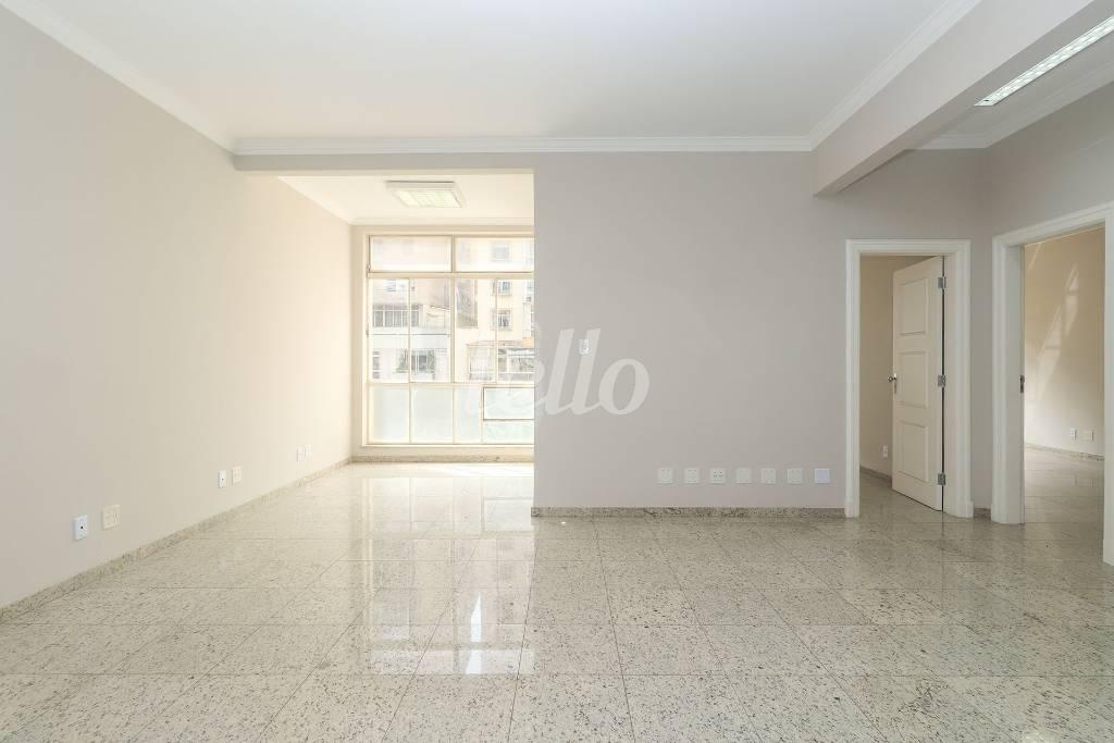 SALA de Sala / Conjunto para alugar, Padrão com 100 m², e em República - São Paulo