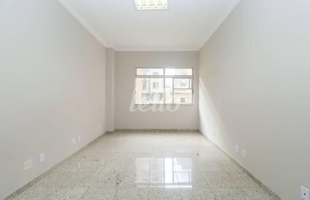SALA 2 de Sala / Conjunto para alugar, Padrão com 100 m², e em República - São Paulo