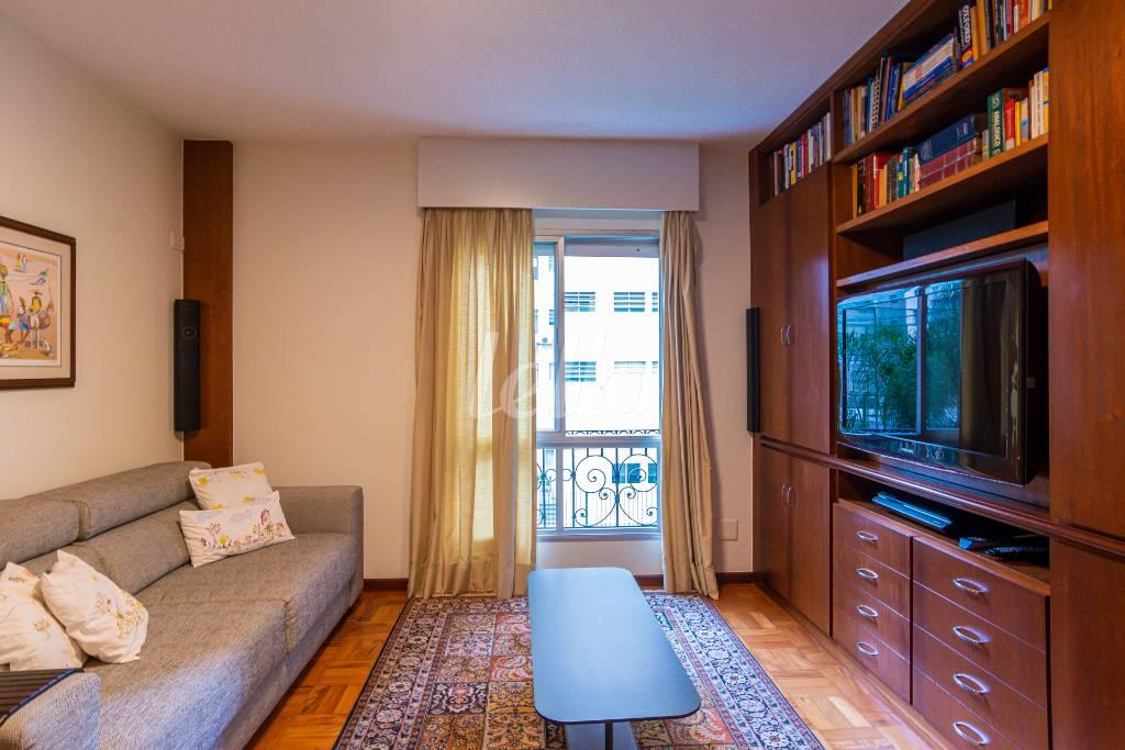 DORMITORIO 1 de Apartamento para alugar, Padrão com 220 m², 3 quartos e 2 vagas em Jardim Paulista - São Paulo