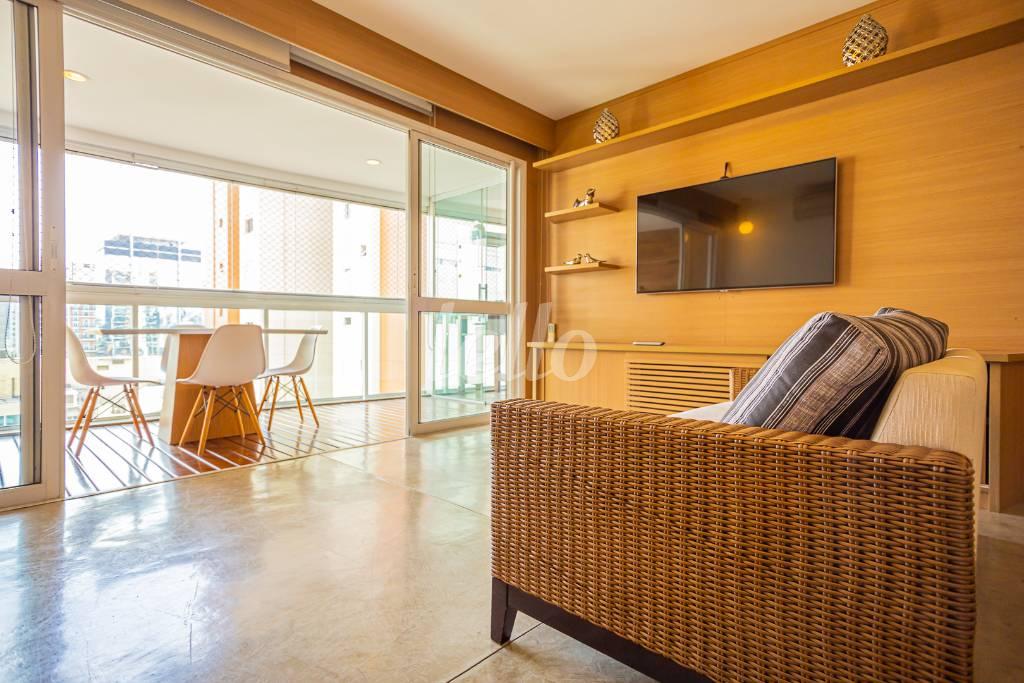 SALA de Apartamento para alugar, Padrão com 127 m², 4 quartos e 4 vagas em Vila Olímpia - São Paulo