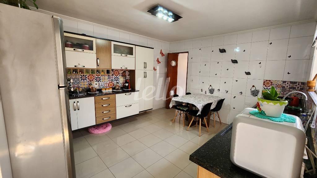 COZINHA de Casa para alugar, sobrado com 180 m², 3 quartos e 2 vagas em Jardim Peri - São Paulo