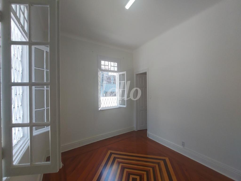 2-QUARTO DIREITO-002.JPG de Casa para alugar, térrea com 80 m², 2 quartos e 2 vagas em Vila Paulicéia - São Paulo