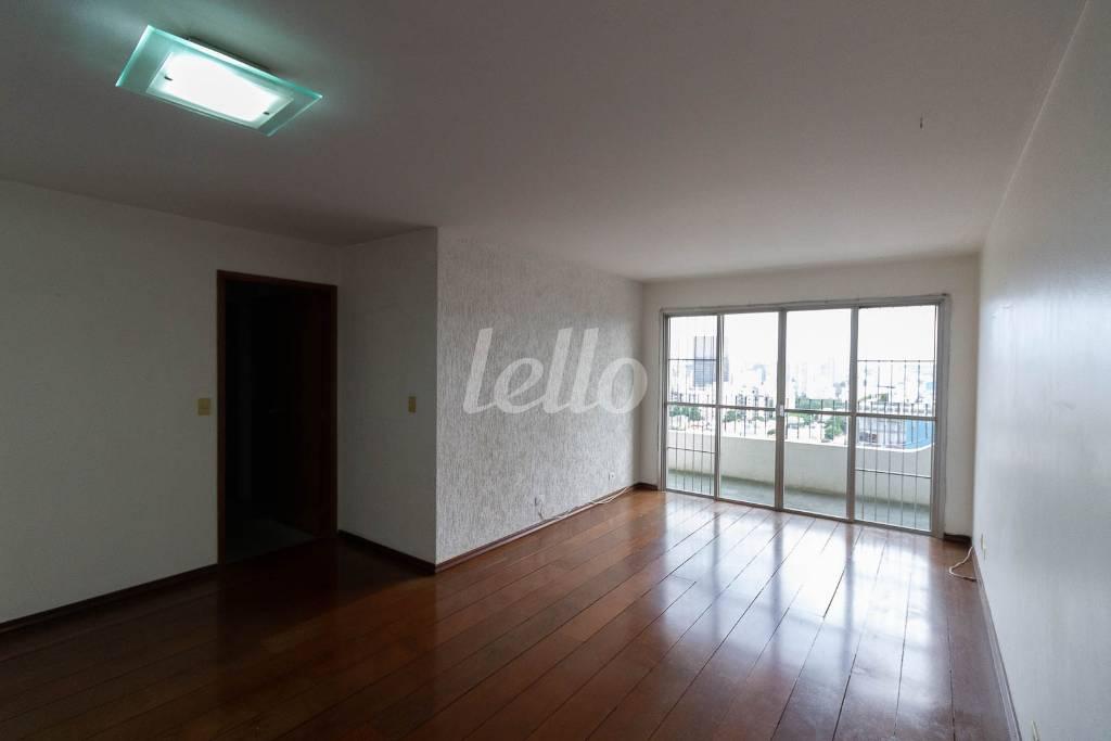 SALA de Apartamento à venda, Padrão com 114 m², 3 quartos e 2 vagas em Vila Madalena - São Paulo