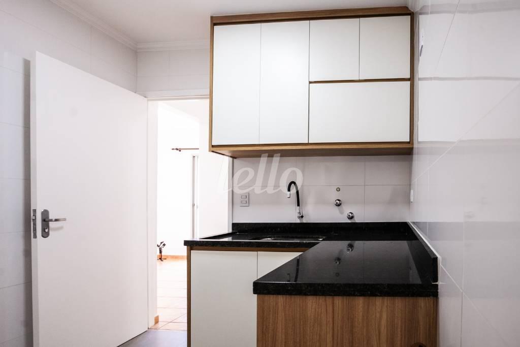 COZINHA de Apartamento para alugar, Padrão com 75 m², 3 quartos e 1 vaga em Vila Carlos de Campos - São Paulo