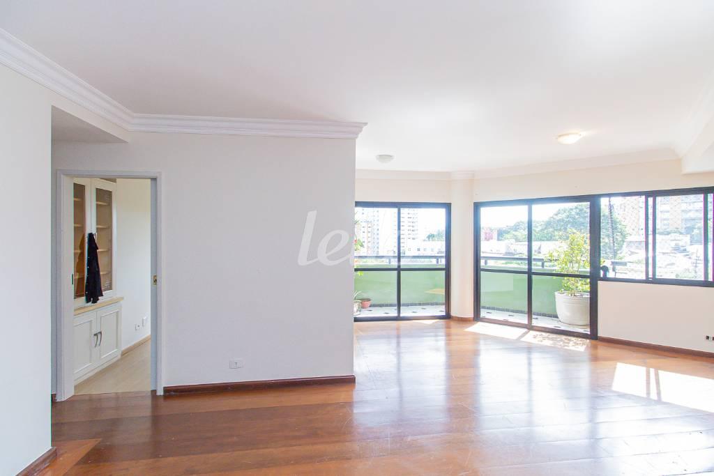 SALA de Apartamento para alugar, Padrão com 105 m², 3 quartos e 3 vagas em Vila Mariana - São Paulo