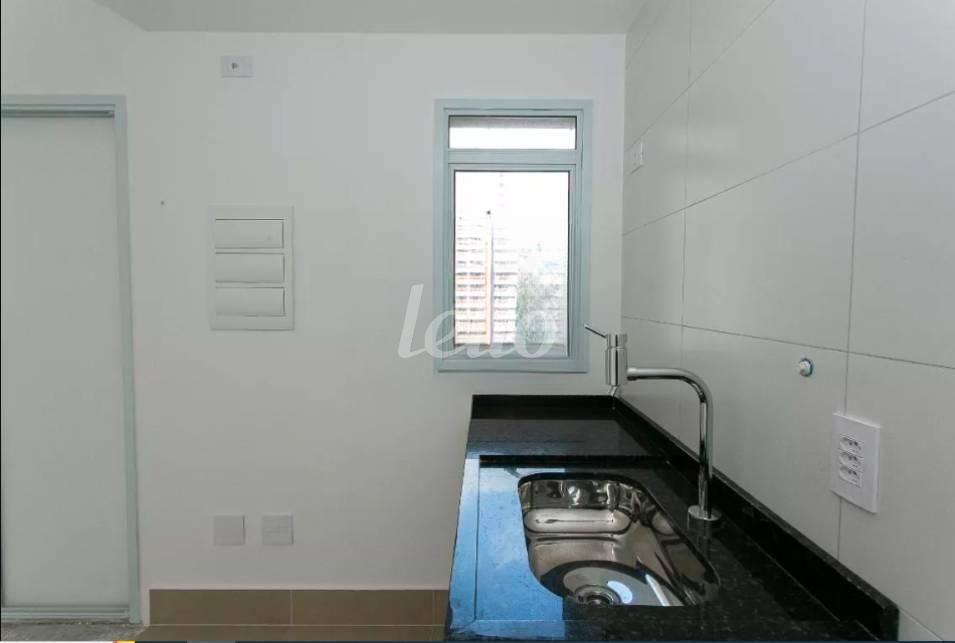 COZINHA ABERTA de Apartamento à venda, Padrão com 36 m², 1 quarto e 1 vaga em Vila Azevedo - São Paulo