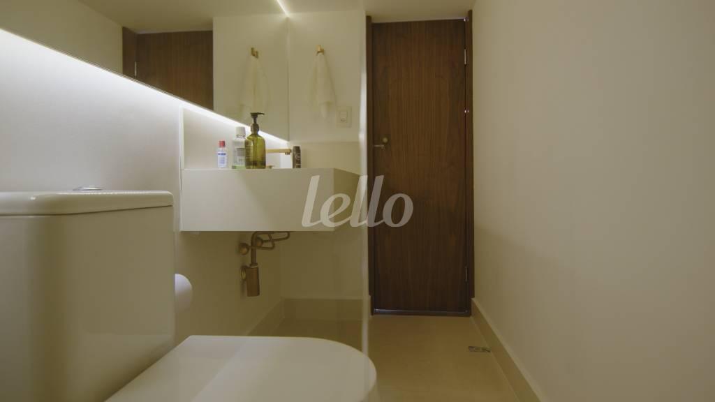 BANHEIRO-SOCIAL de Apartamento para alugar, Padrão com 140 m², 1 quarto e 2 vagas em Cerqueira César - São Paulo