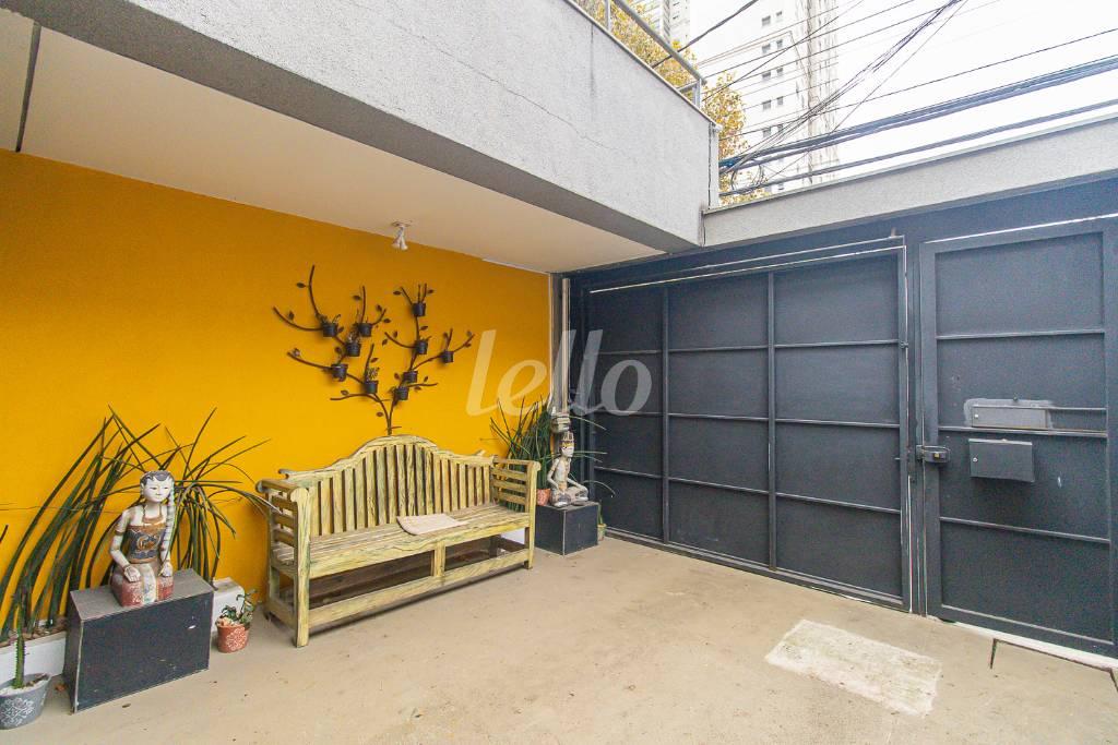 GARAGEM de Casa para alugar, sobrado com 160 m², e 1 vaga em Vila Mariana - São Paulo