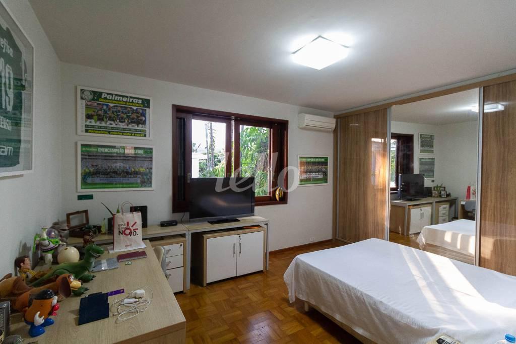 DORMITÓRIO de Casa à venda, sobrado com 392 m², 4 quartos e 4 vagas em Vila Madalena - São Paulo