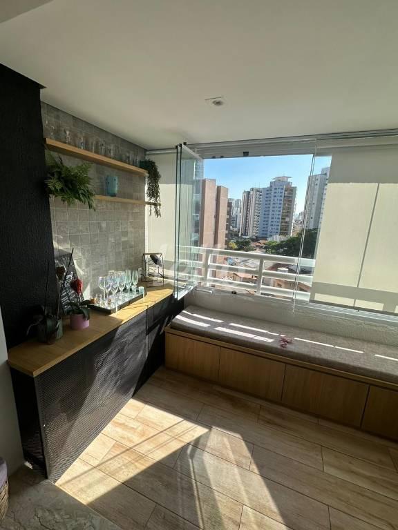 VARANDA de Apartamento à venda, Padrão com 62 m², 2 quartos e 2 vagas em Vila Anglo Brasileira - São Paulo