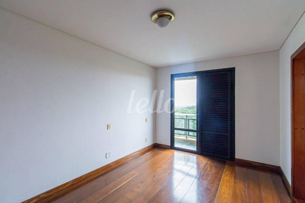 DORMITORIO 1 de Apartamento para alugar, Padrão com 338 m², 4 quartos e 1 vaga em Santo Amaro - São Paulo