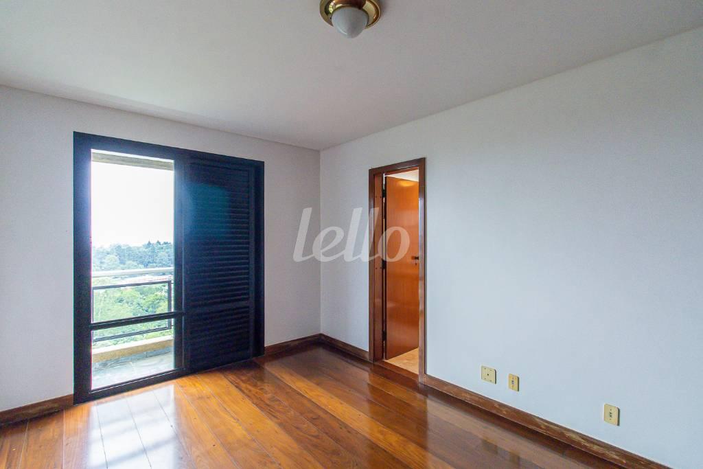 DORMITORIO 1 de Apartamento para alugar, Padrão com 338 m², 4 quartos e 1 vaga em Santo Amaro - São Paulo