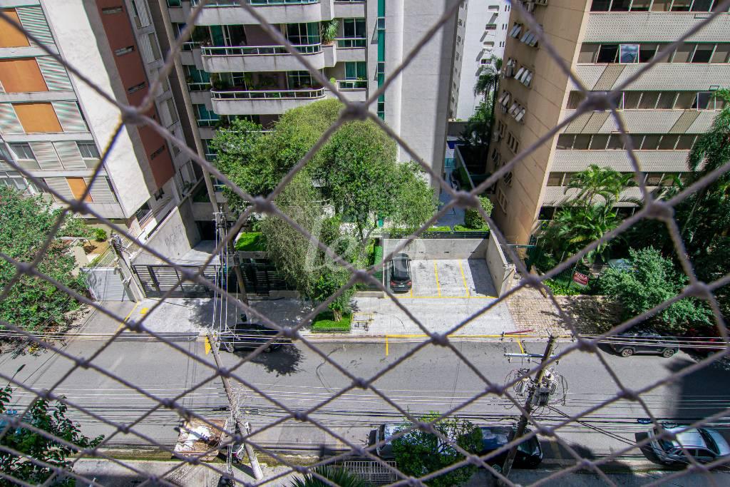 SUITE de Apartamento para alugar, Padrão com 120 m², 3 quartos e 1 vaga em Jardim Paulista - São Paulo