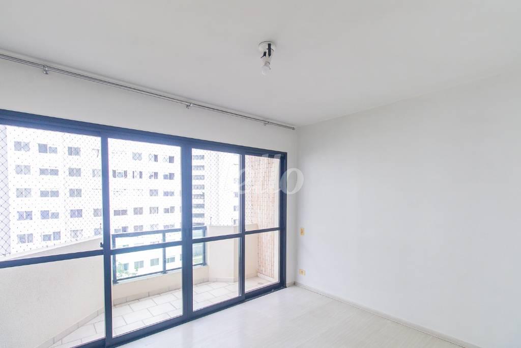 SALA de Apartamento à venda, Padrão com 64 m², 2 quartos e 1 vaga em Jardim Promissão - São Paulo