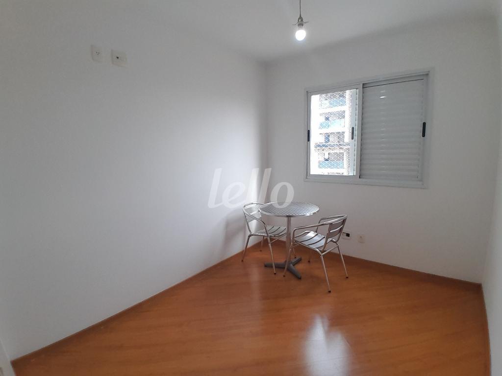 7-DORMITÓRIO 1-001.JPG de Apartamento à venda, Padrão com 66 m², 2 quartos e 2 vagas em Vila Azevedo - São Paulo